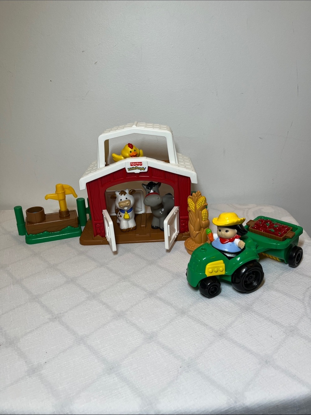 LITTLE PEOPLE Happy Animals Farm playset
Complete
Fisher Price